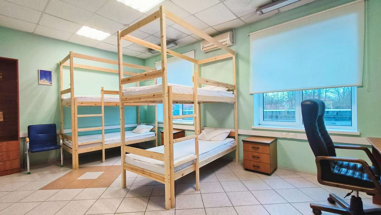 Кровати для общежитий и гостиниц