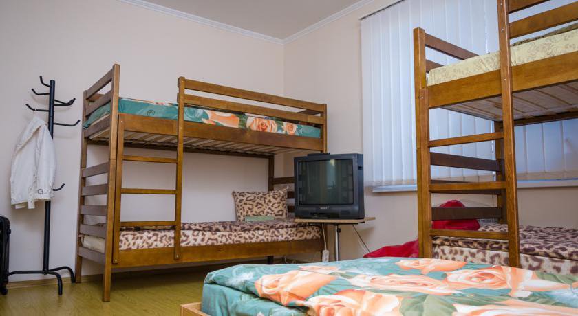 Общежитие в симферополе. Хостел симферополь возле меганома. Хостел like в симферополе. Хостел лайк симферополь. Хостел центр симферополь.