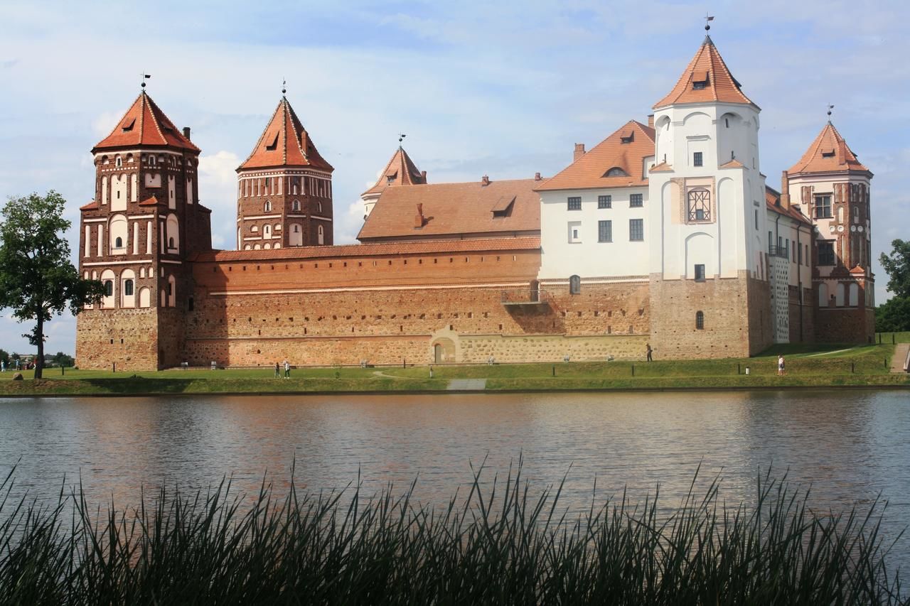 Мирский замок в Белоруссии в ноябре