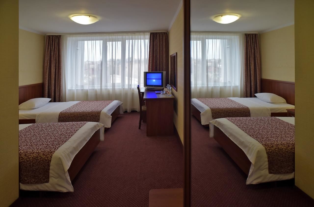 Отель Hotel Mir Ровно