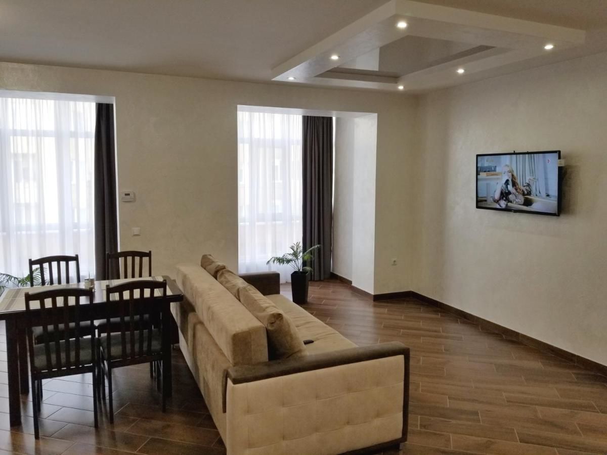 Апартаменты Modern apartment in the city center Ивано-Франковск-11