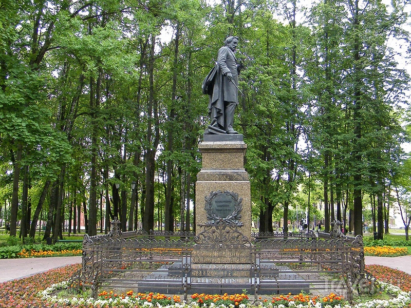 Памятник М.И. Глинке
