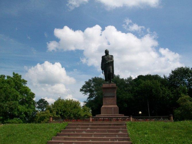 Памятник Михаилу Кутузову