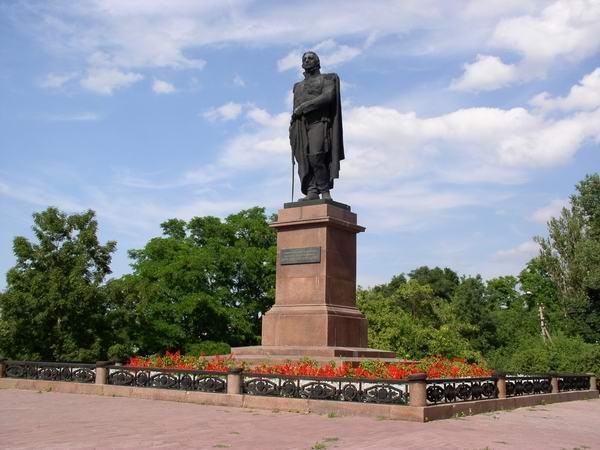 Памятник Михаилу Кутузову