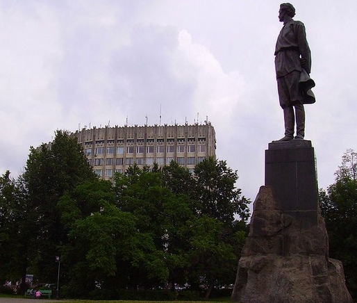 Памятник Максиму Горькому