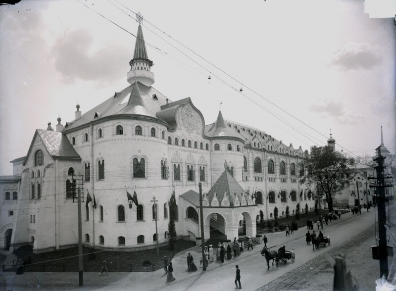 Башня с часами в Нижнем Новгороде