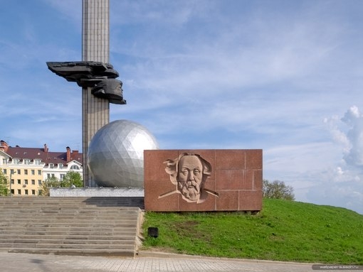 Памятник 600-летию Калуги