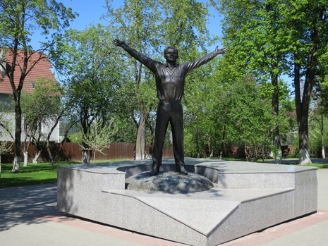 Памятник Ю.А.Гагарину