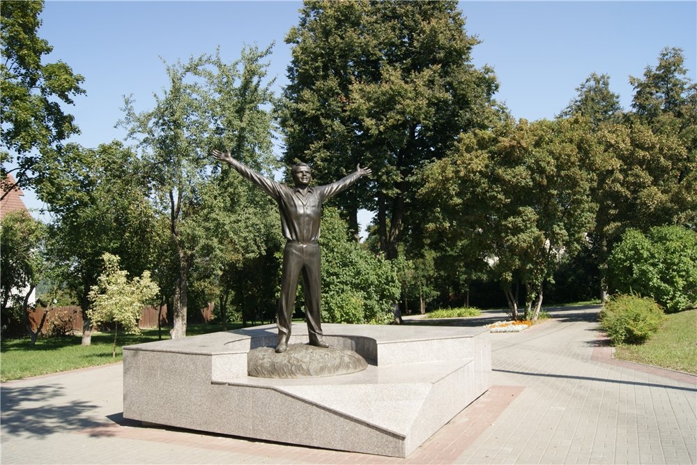 Памятник Ю.А.Гагарину