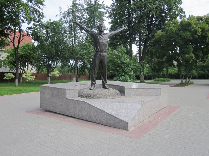 Памятник Ю.А.Гагарину
