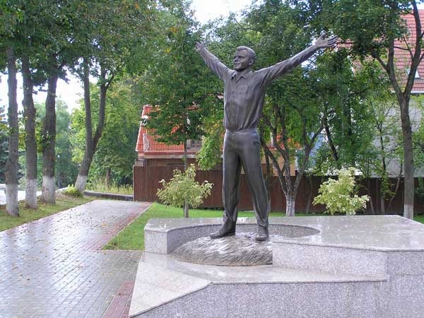 Памятник Ю.А.Гагарину