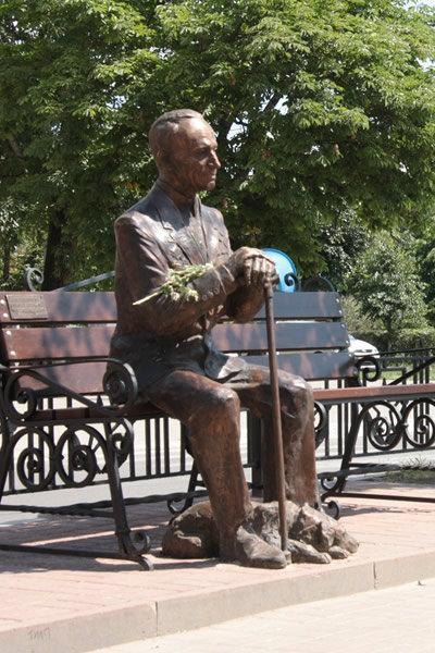 Памятник ветерану