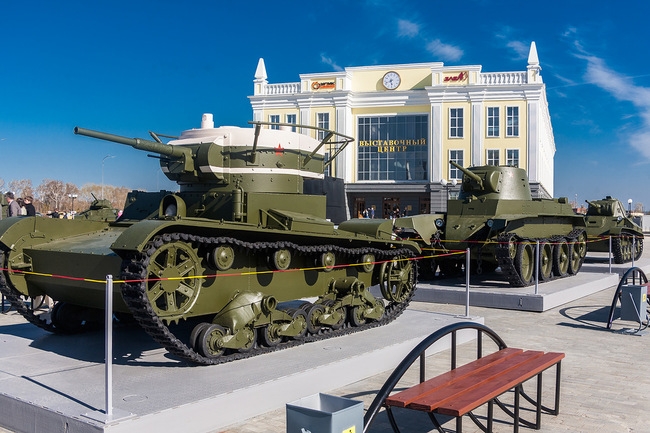 Музей военной техники под открытым небом в Казани