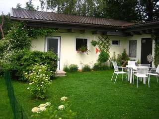 Дома для отпуска Secret garden house in the center of Sigulda