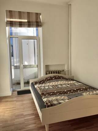 Апартаменты Modern 2-room flat in the city center Шяуляй Апартаменты с балконом-8