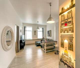 Апартаменты Cozy apartment with stained glass Вильнюс