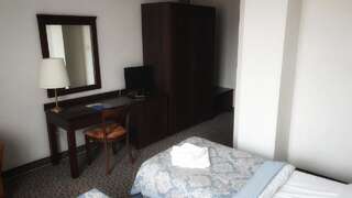 Фото номер Hotel Cyprus Двухместный номер с 1 кроватью или 2 отдельными кроватями