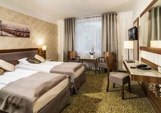 Отель Hotel Lord - Warsaw Airport Варшава