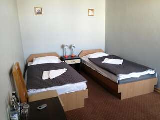 Фото номер Hotel Sowa Двухместный номер с 1 кроватью или 2 отдельными кроватями