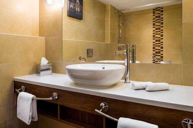 Отель Hilton Garden Inn Krakow Краков-7