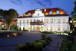 Отель Pałac Czarny Las (50 km od Katowic) Возники