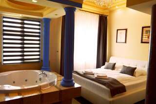 Фото номер Hotel Venecia Palace Люкс с гидромассажной ванной
