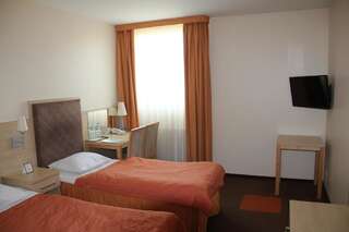 Фото номер Hotel Orange Przeźmierowo Двухместный номер с 1 кроватью или 2 отдельными кроватями
