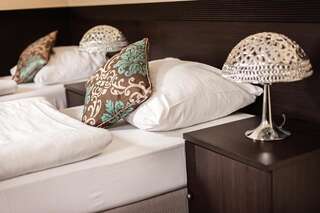 Фото номер Hotel Willa Adriana Двухместный номер с 2 отдельными кроватями