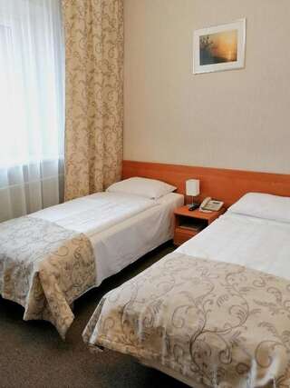 Отель Hotel Polonia Жешув Двухместный номер с 1 кроватью или 2 отдельными кроватями-17