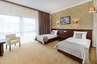 Фото номер Hotel Trzebnica Двухместный номер с 2 отдельными кроватями