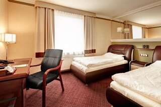 Отель M Hotel Sosnowiec Сосновец Стандартный двухместный номер с 2 отдельными кроватями-6