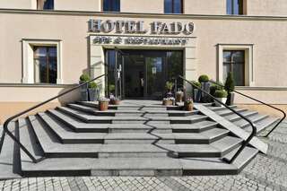 Отель Hotel Fado Spa & Restaurant Свидница