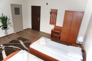 Фото номер Hotel Vega Двухместный номер с 2 отдельными кроватями