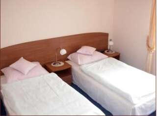 Фото номер Hotel Sukiennice Двухместный номер с 2 отдельными кроватями