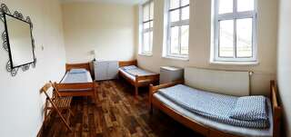 Хостелы Hostel Orange Plus Торунь Трехместный номер-3