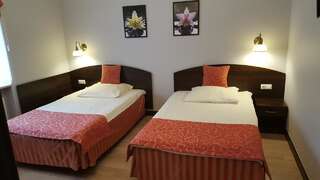 Отели типа «постель и завтрак» Pokoje Hotelowe Figaro Плоцк Двухместный номер с 2 отдельными кроватями-8