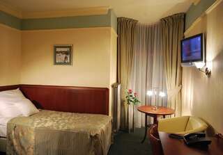 Фото номер Hotel Victoria Двухместный номер с 2 отдельными кроватями