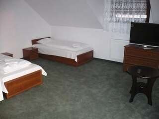 Фото номер Pensjonat Korona Двухместный номер с 1 кроватью или 2 отдельными кроватями