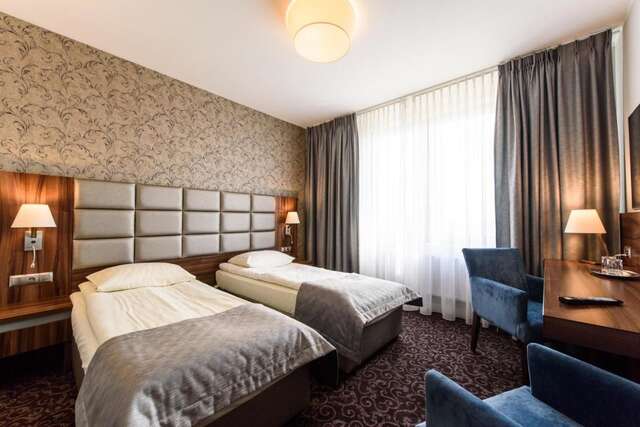 Отель Hotel Nowy Dwór Тшебница-24