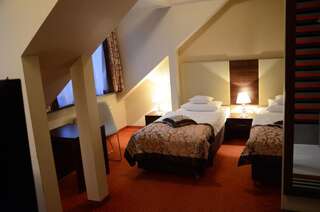 Отель Agat Hotel Лодзь Двухместный номер «Комфорт» с 2 отдельными кроватями-1