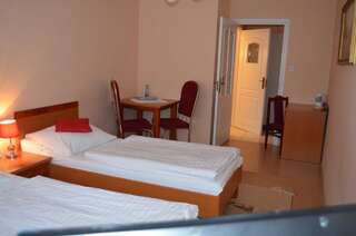 Фото номер Hotel Olimp Двухместный номер Делюкс с 1 кроватью или 2 отдельными кроватями