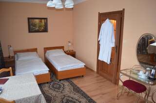 Фото номер Hotel Olimp Двухместный номер Делюкс с 1 кроватью и ванной