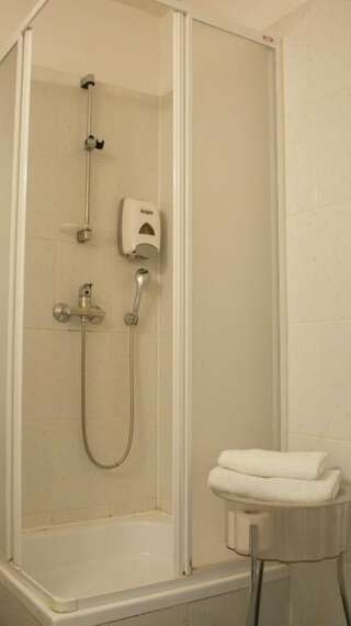 Фото номер Hotel U Braci Zygmuntów Одноместный номер с собственной ванной комнатой