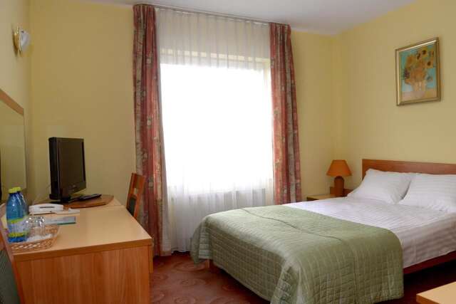 Отель Hotel U Braci Zygmuntów Лежайск-28