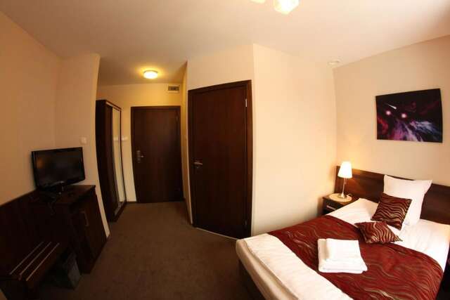 Отель Hotel Kosmonauty Wrocław-Airport Вроцлав-44