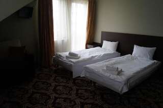 Отели типа «постель и завтрак» Hotel Słoneczny Brzeg Бискупец Двухместный номер с 1 кроватью-9