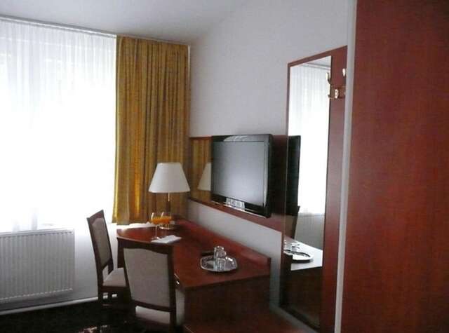 Отель Hotel Park Иновроцлав-42