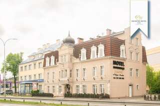 Отель Hotel Diamond w Białym Dworku Румя