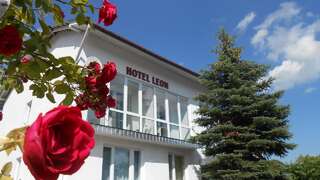 Мини-отель Hotel Leon Бяла-Подляска