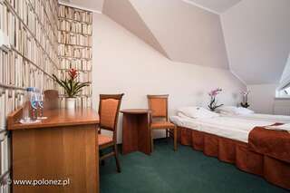 Фото номер Hotel Polonez Стандартный двухместный номер с 1 кроватью или 2 отдельными кроватями